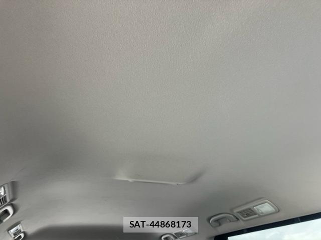Nissan ELGRAND 2018-08 8854529-10