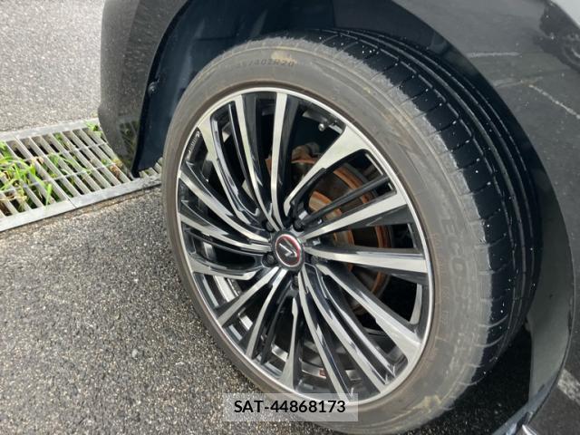 Nissan ELGRAND 2018-08 8854529-3