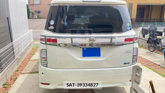 Nissan ELGRAND 2013-02 8855545-12