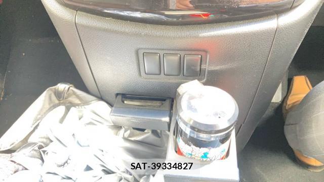 Nissan ELGRAND 2013-02 8855545-15