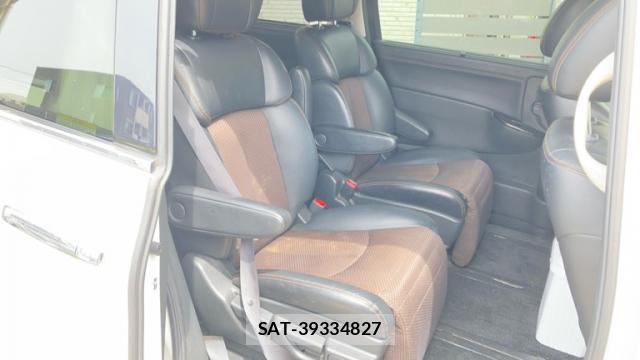 Nissan ELGRAND 2013-02 8855545-17