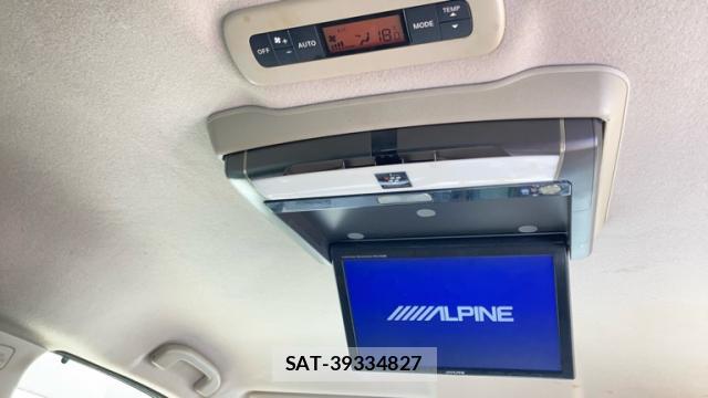 Nissan ELGRAND 2013-02 8855545-18
