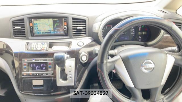Nissan ELGRAND 2013-02 8855545-4