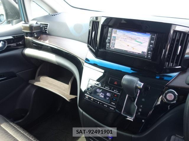 Nissan ELGRAND 2021-12 8856090-10