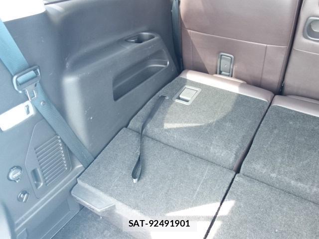 Nissan ELGRAND 2021-12 8856090-16