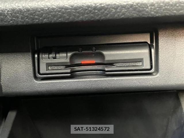 Nissan ELGRAND 2014-01 8857044-13
