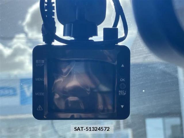Nissan ELGRAND 2014-01 8857044-15