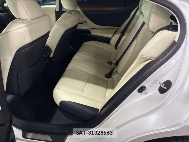 Lexus ES 2022-02 8855576-11