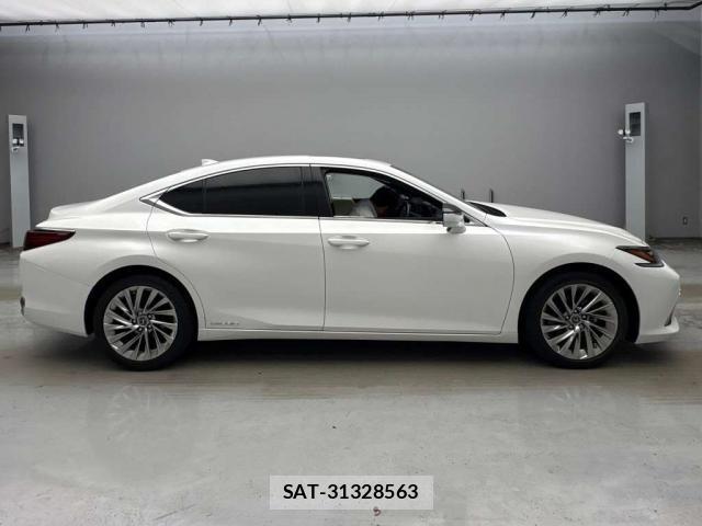 Lexus ES 2022-02 8855576-2