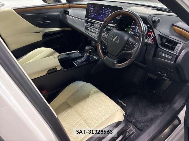Lexus ES 2022-02 8855576-3