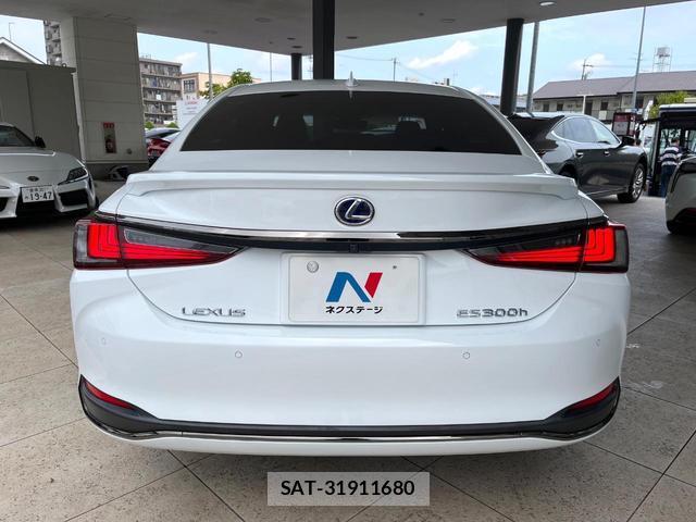 Lexus ES 2021-04 8856200-15