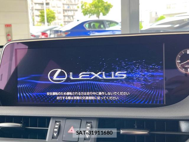 Lexus ES 2021-04 8856200-2