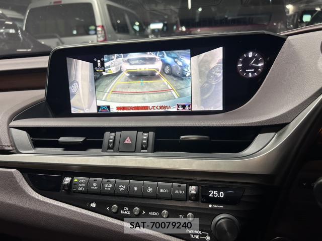 Lexus ES 2019-05 8856649-11