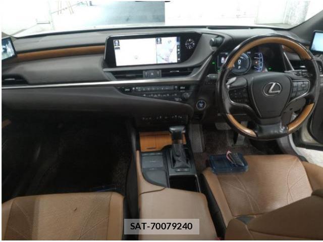 Lexus ES 2019-05 8856649-2