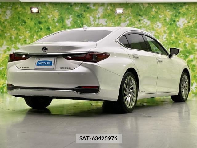 Lexus ES 2019-10 8856864-2