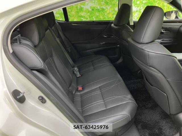 Lexus ES 2019-10 8856864-4