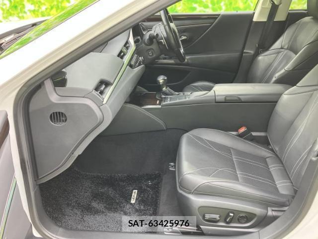 Lexus ES 2019-10 8856864-5