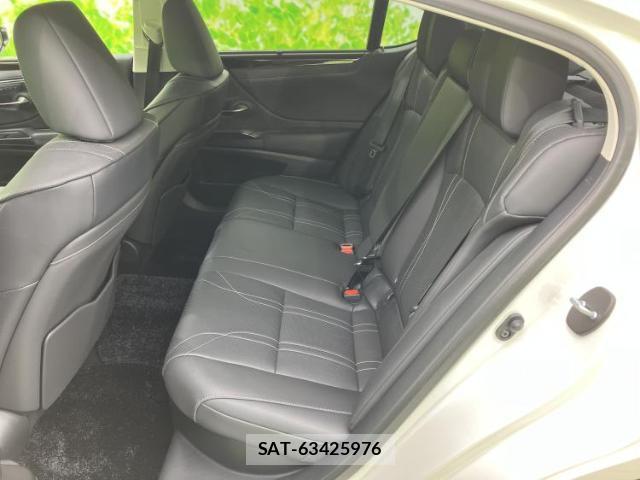 Lexus ES 2019-10 8856864-6