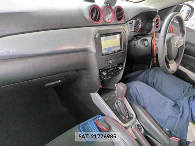 Suzuki ESCUDO 2017-12 8856261-2