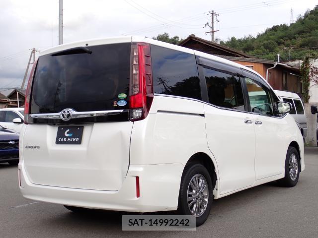 Toyota ESQUIRE 2017-06 8854006-13