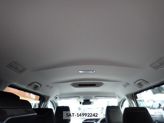 Toyota ESQUIRE 2017-06 8854006-16