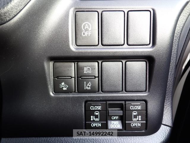 Toyota ESQUIRE 2017-06 8854006-17