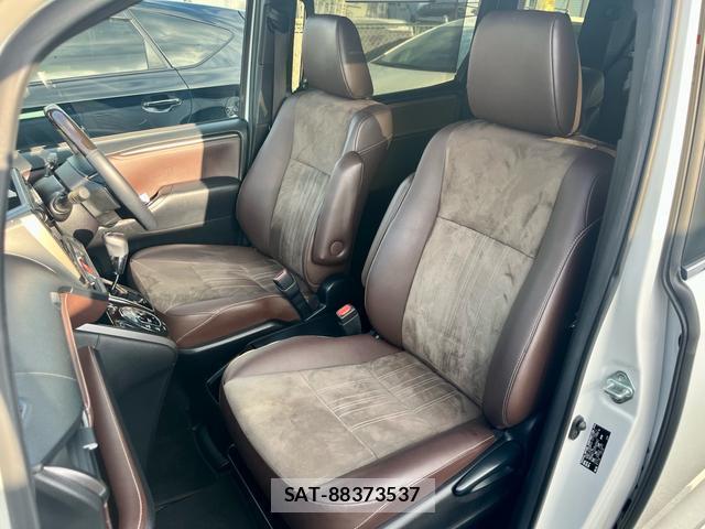 Toyota ESQUIRE 2017-09 8854342-15