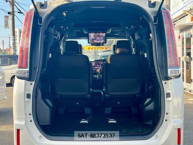 Toyota ESQUIRE 2017-09 8854342-18