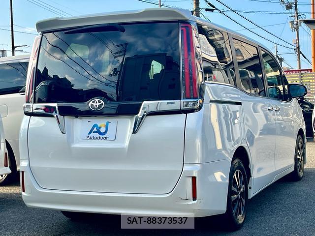Toyota ESQUIRE 2017-09 8854342-2