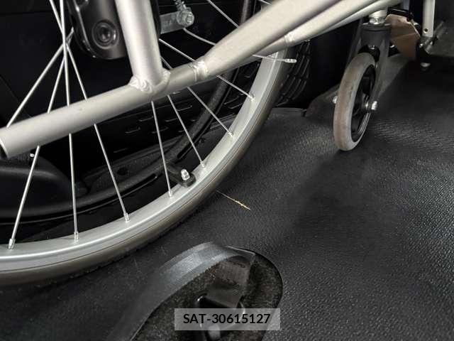 Toyota ESQUIRE 2019-11 8855519-10