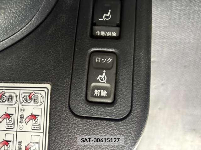 Toyota ESQUIRE 2019-11 8855519-11