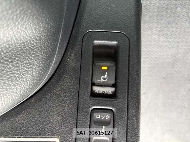 Toyota ESQUIRE 2019-11 8855519-7