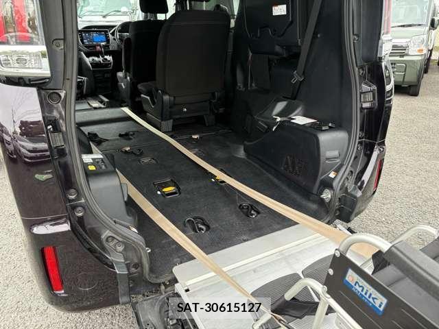 Toyota ESQUIRE 2019-11 8855519-9
