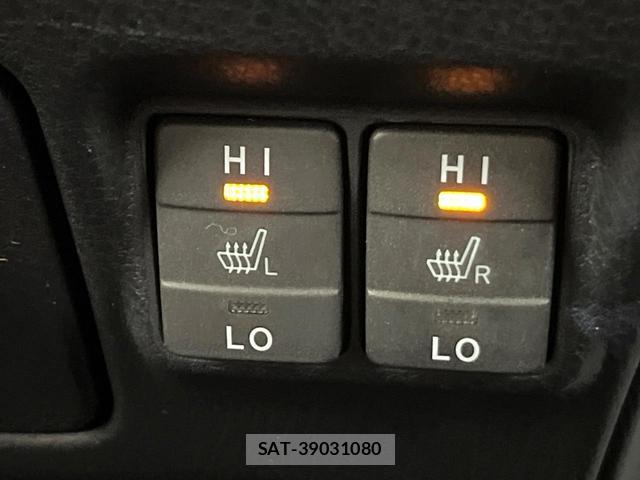Toyota ESQUIRE 2018-04 8855652-4