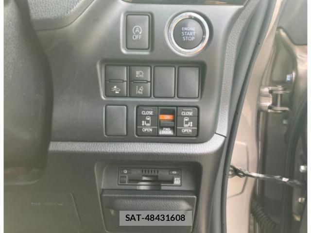 Toyota ESQUIRE 2017-10 8856570-6