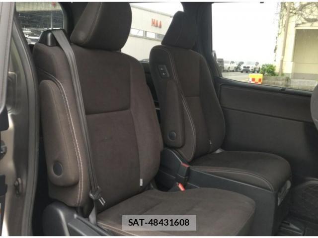 Toyota ESQUIRE 2017-10 8856570-8