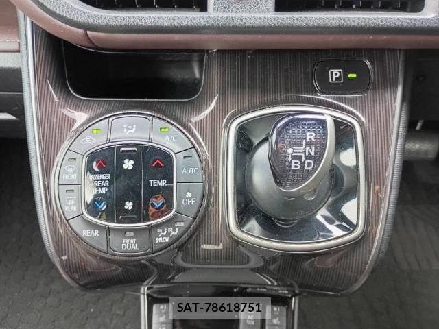 Toyota ESQUIRE 2019-05 8856733-19