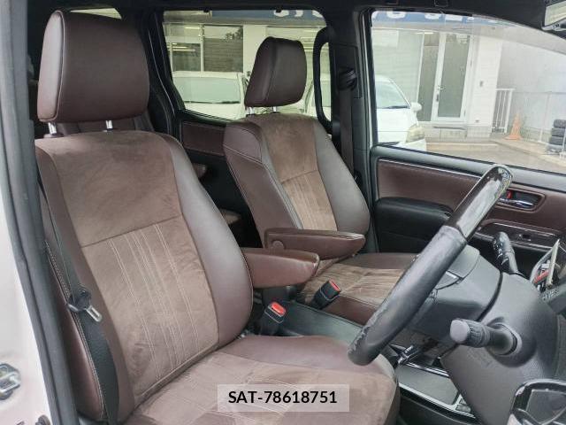 Toyota ESQUIRE 2019-05 8856733-8