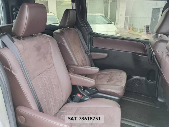 Toyota ESQUIRE 2019-05 8856733-9