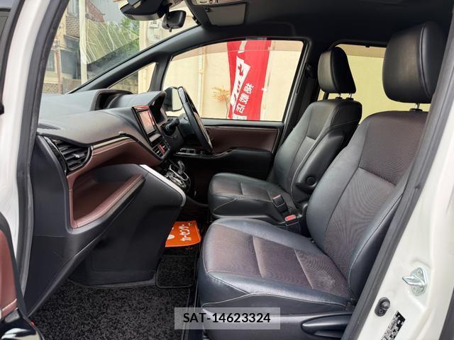 Toyota ESQUIRE 2018-11 8856831-10