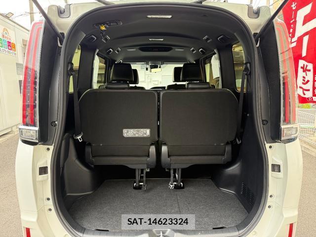 Toyota ESQUIRE 2018-11 8856831-12