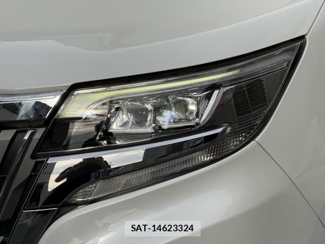 Toyota ESQUIRE 2018-11 8856831-3