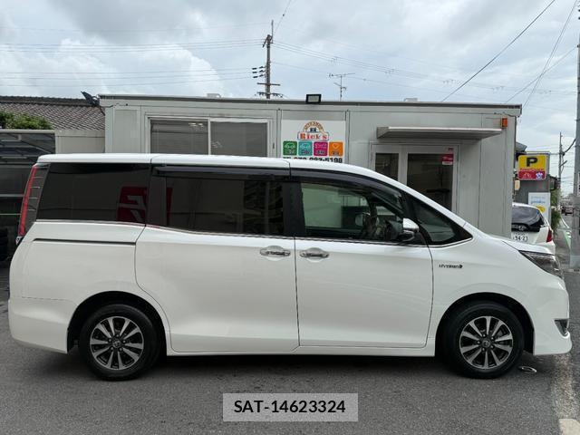 Toyota ESQUIRE 2018-11 8856831-5
