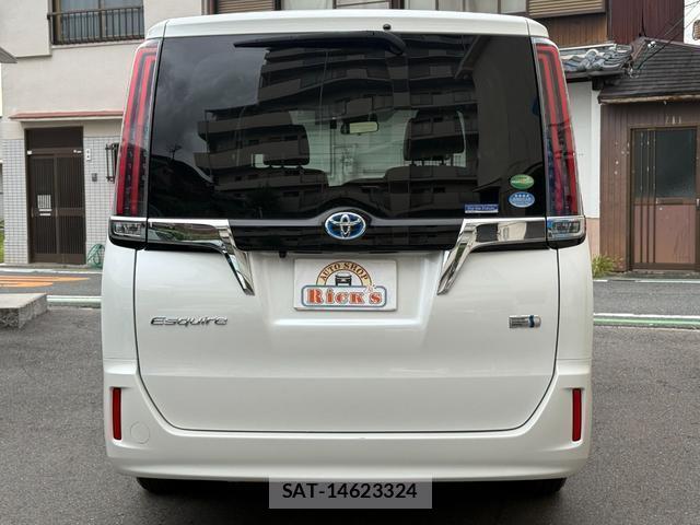 Toyota ESQUIRE 2018-11 8856831-7