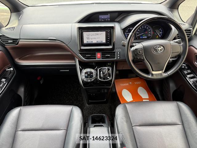 Toyota ESQUIRE 2018-11 8856831-9