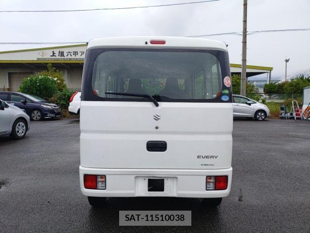 Suzuki EVERY 2016-09 8854170-4