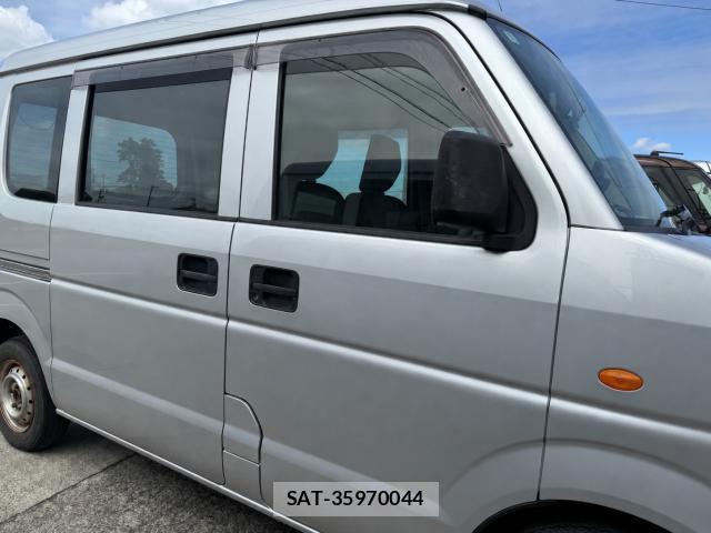 Suzuki EVERY 2013-03 8854727-3