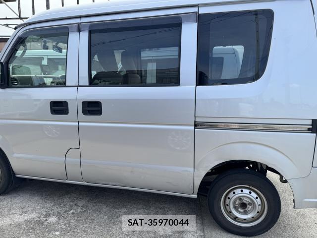 Suzuki EVERY 2013-03 8854727-6