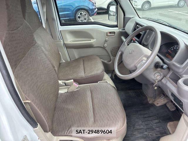 Suzuki EVERY 2018-11 8855440-5