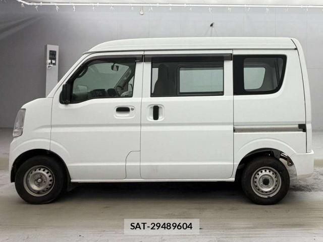 Suzuki EVERY 2018-11 8855440-9